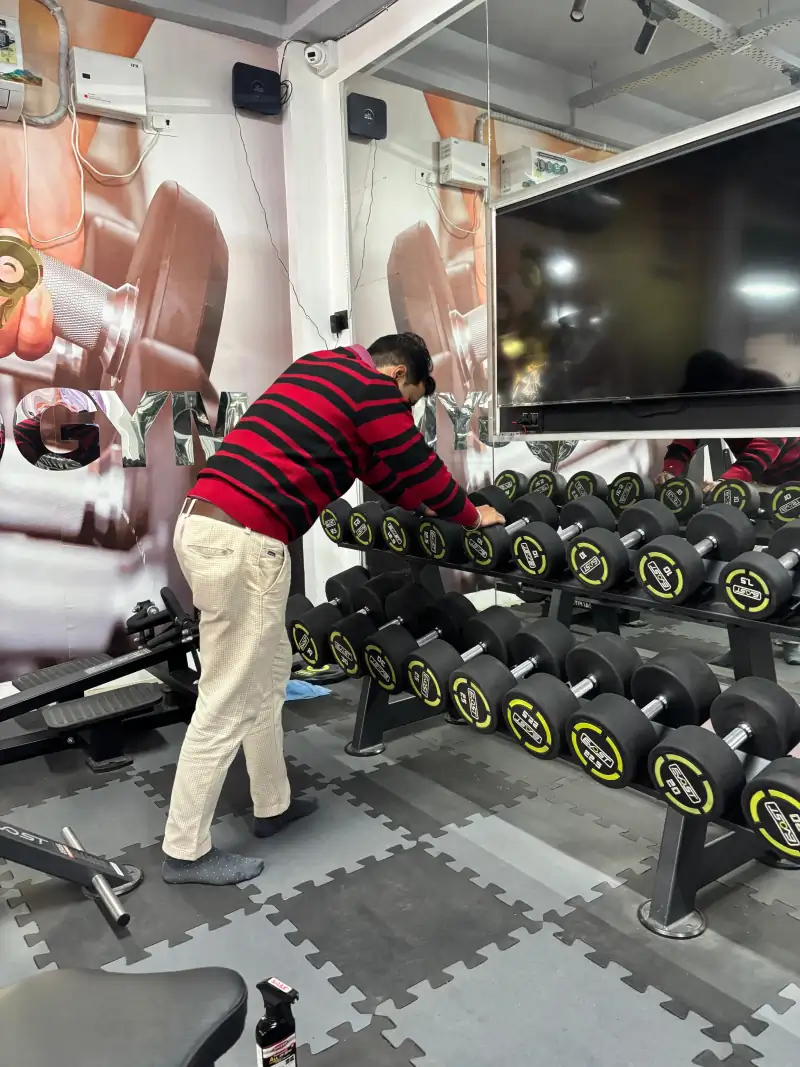 Chest Flyes at AaroGym – Top Gym in Gonda, Uttar Pradesh