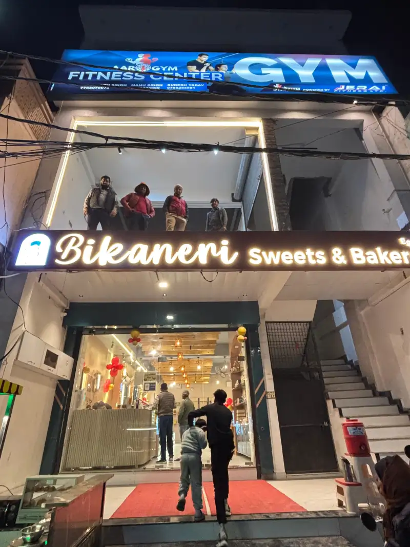 Lat Pulldown Machine at AaroGym – Top Gym in Gonda, Uttar Pradesh