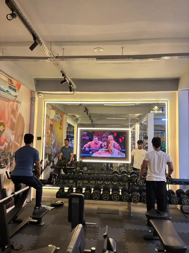 Smith Machine Press at AaroGym – Top Gym in Gonda, Uttar Pradesh